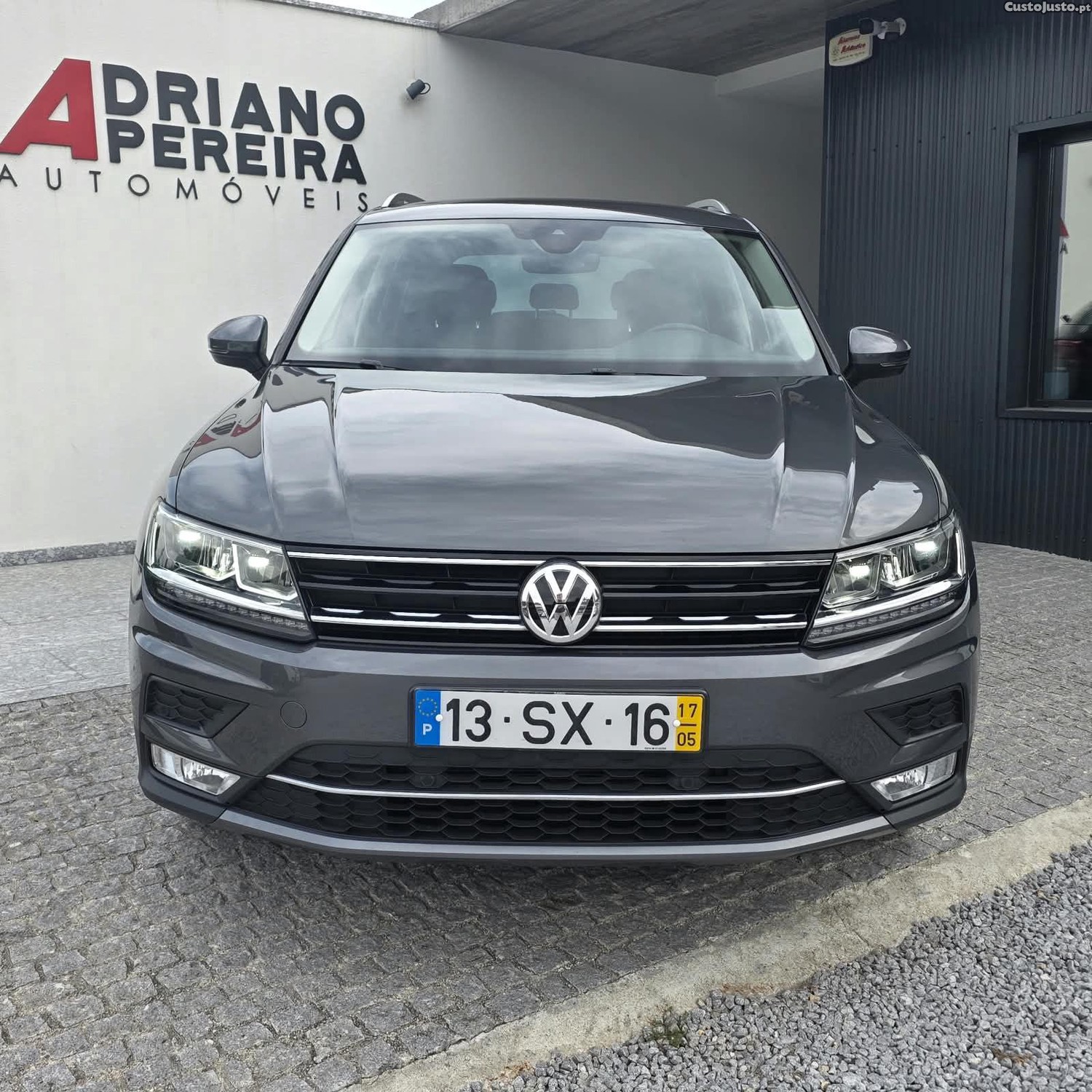 Volkswagen Tiguan 2.0 TDi Sport BlueMotion — fotografia 17