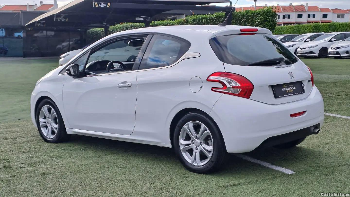 Peugeot 208 1.6 VTI ALURE 120CV GASOLINA 2012 - 12 — photo 4