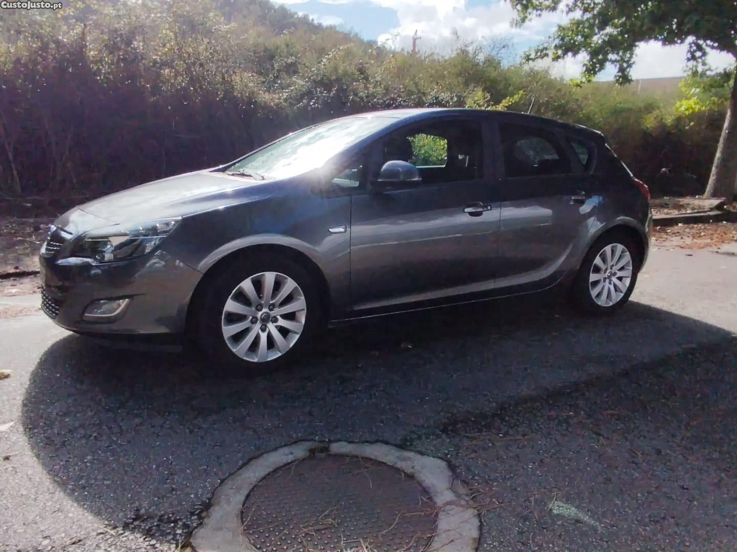 Opel Astra J — photo 4