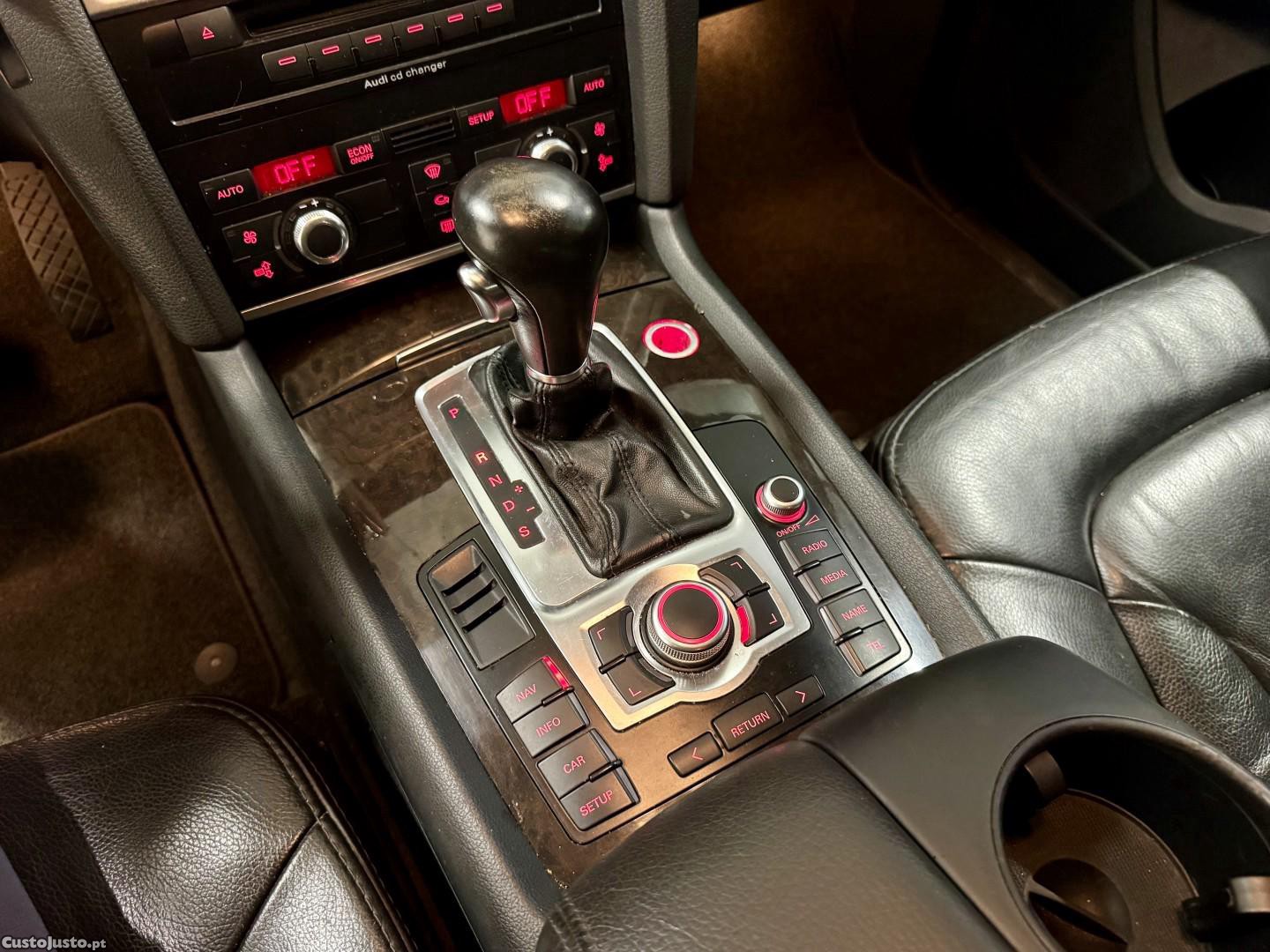 Audi Q7 3.0 TDi Tiptronic — fotografia 3