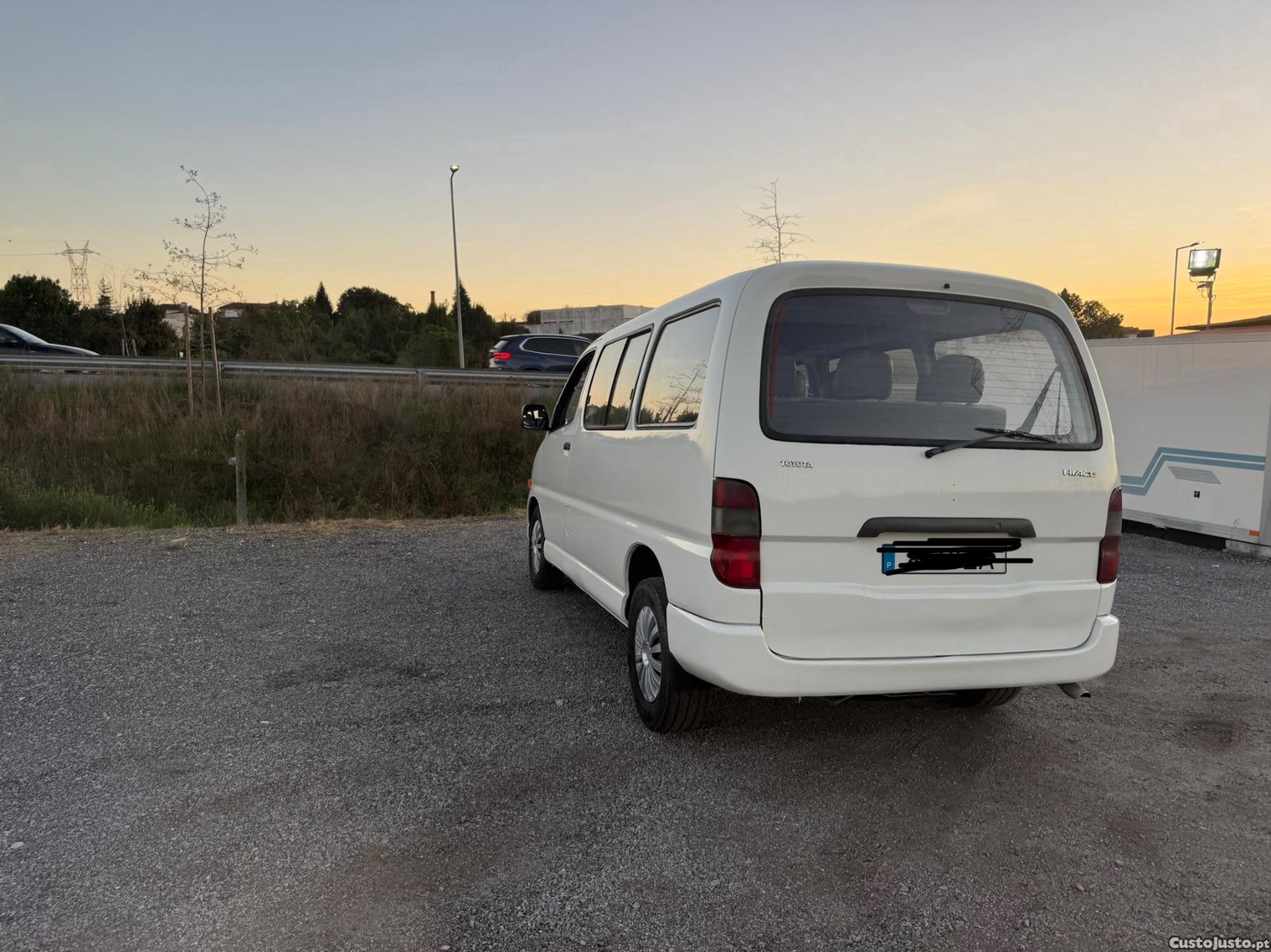 Toyota HiAce 9 lugares d4d — photo 4