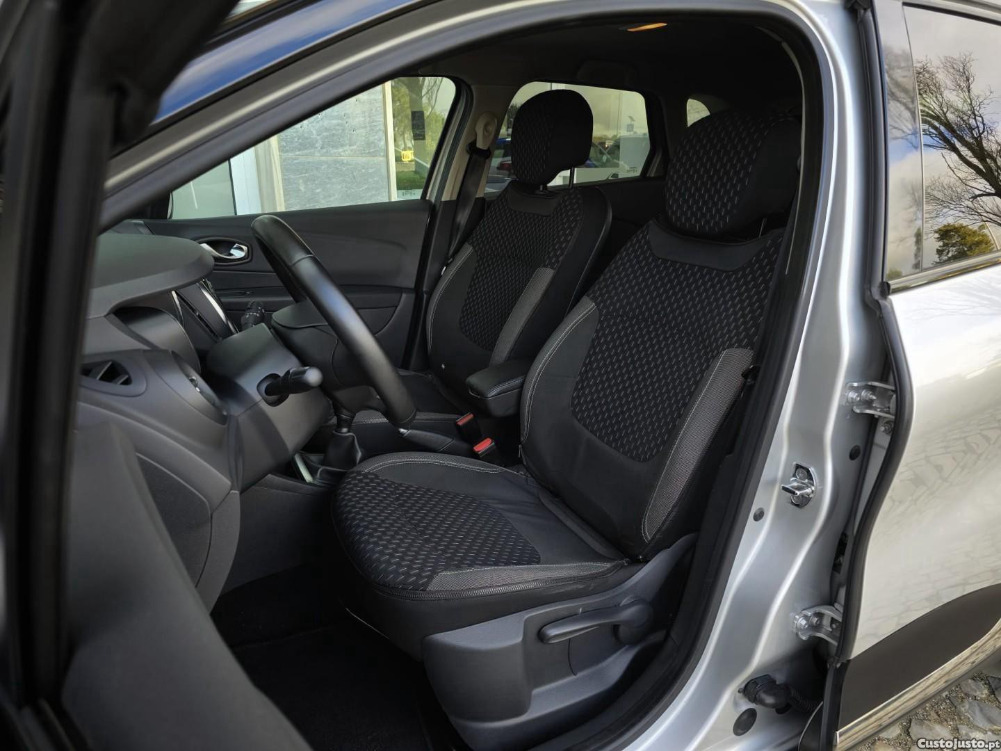 Renault Captur 0.9 TCE Exclusive — fotografia 14