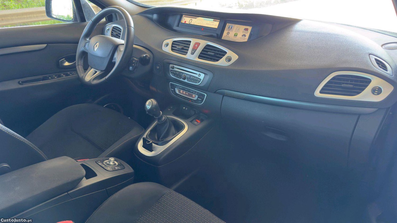 Renault Scénic 1.5 DCI - 09 — photo 5