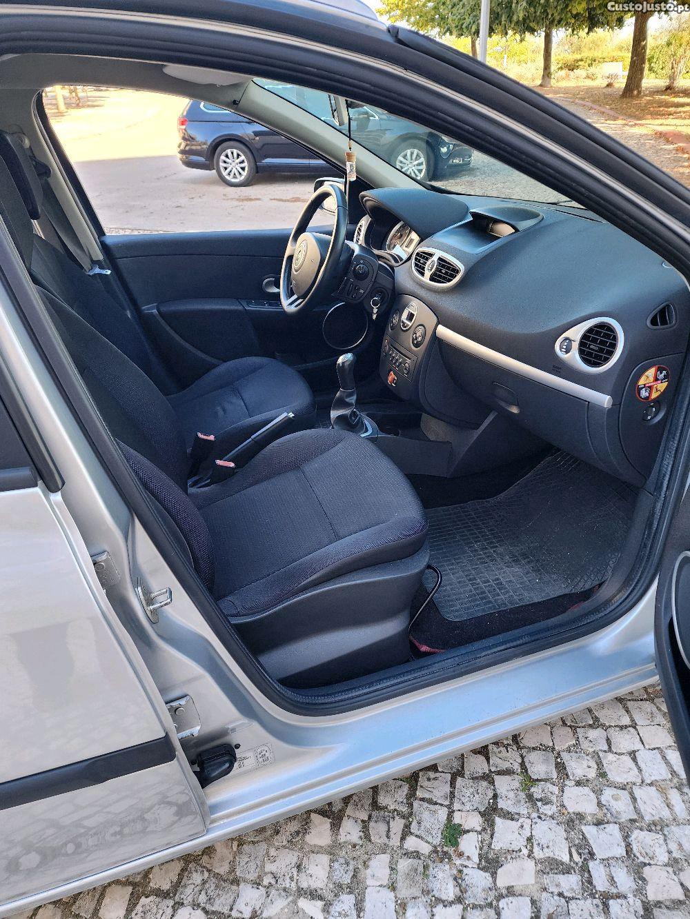 Renault Clio breck 1.5 Dci - 09 — photo 4