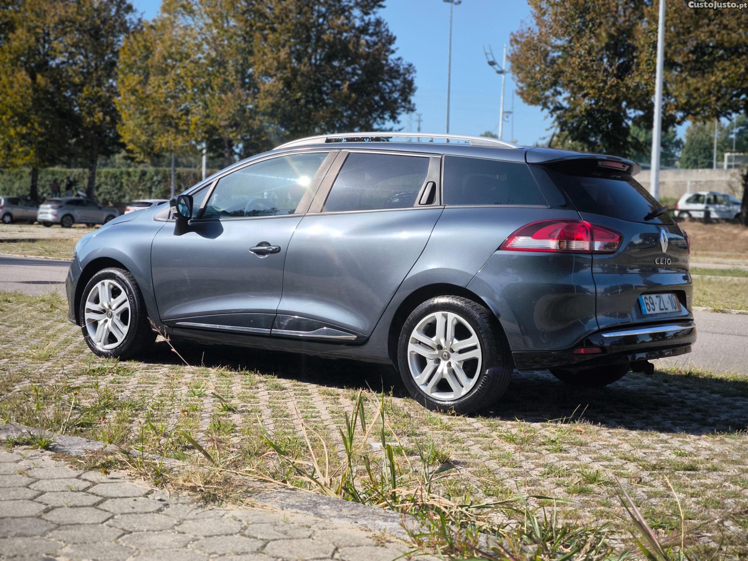 Renault Clio 1.5 Sport Tourer - 18 — photo 4