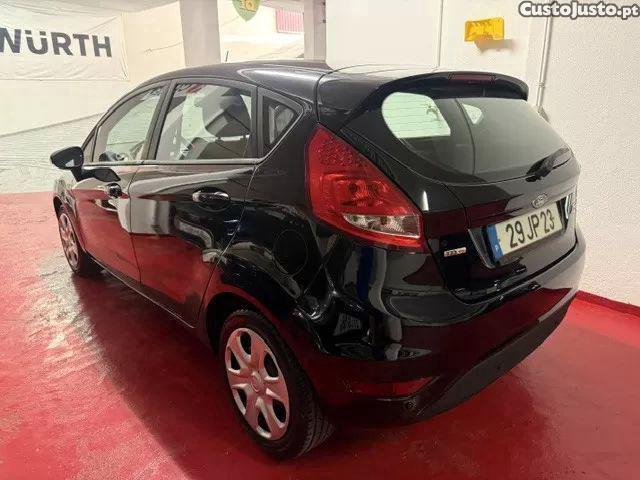 Ford Fiesta 1.4 tdci — fotografia 14