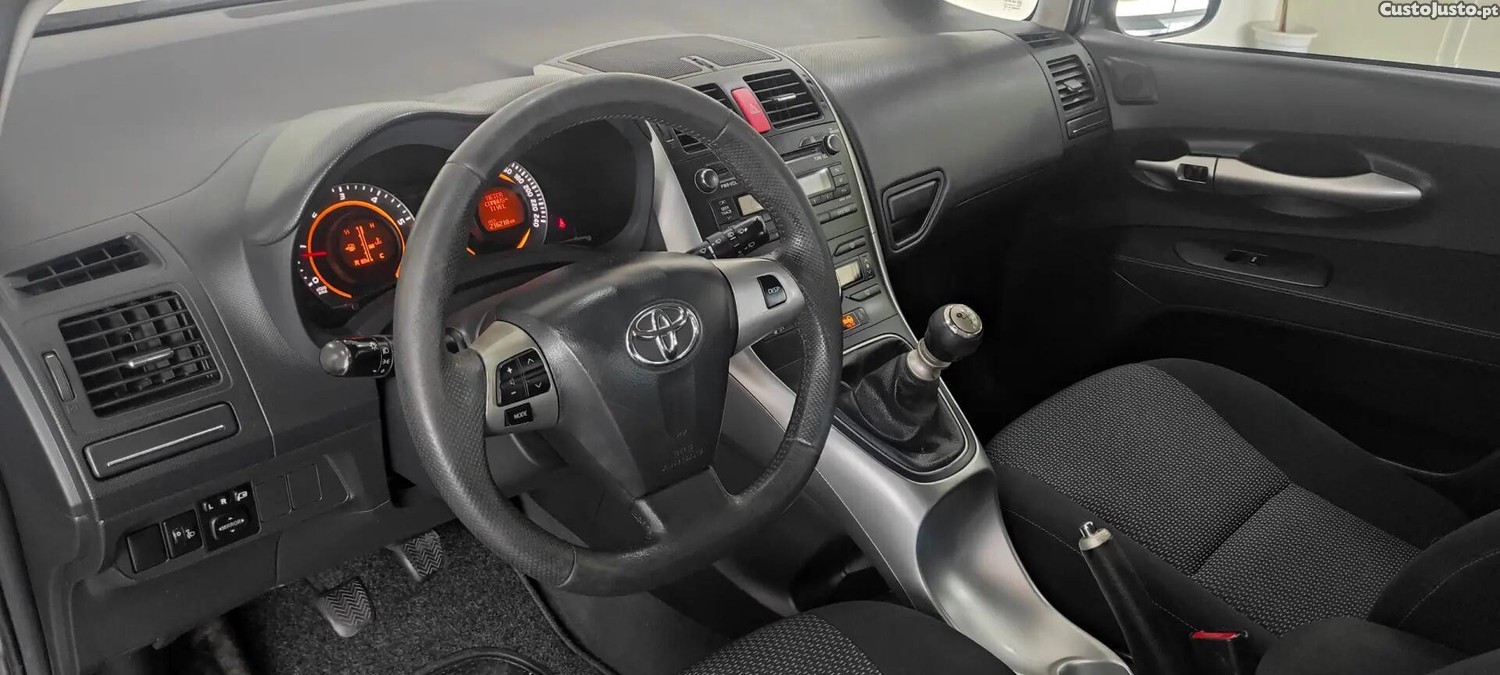Toyota Auris 1.4 D-4D Sol - 10 foto 5