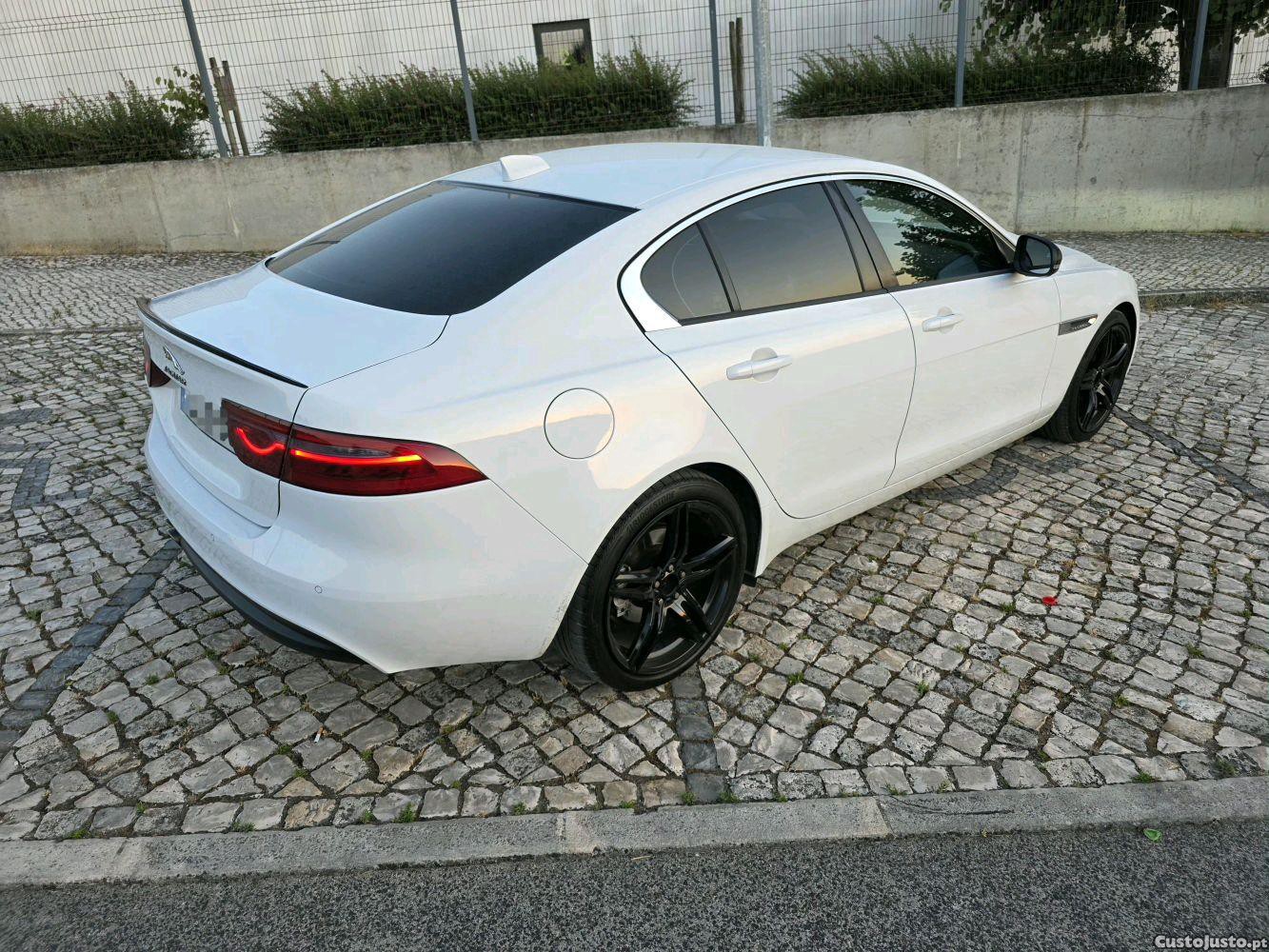 Jaguar XE pure — fotografia 4