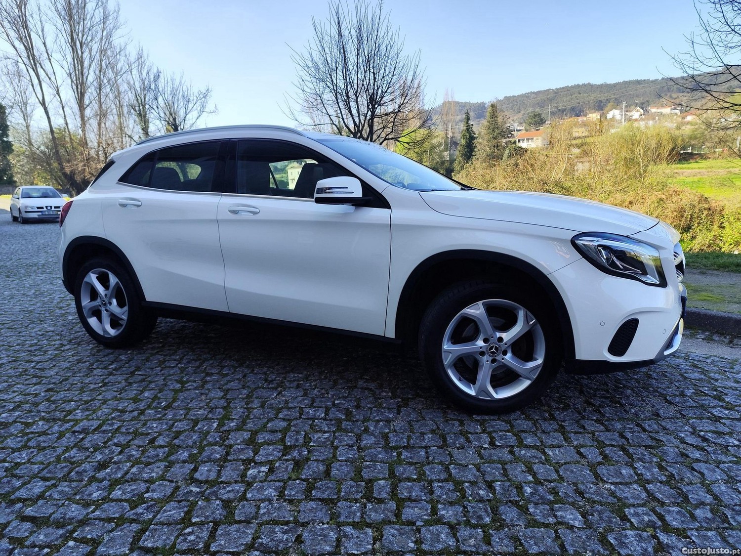 Mercedes-Benz GLA 180 CDI Urban Aut. — fotografia 6