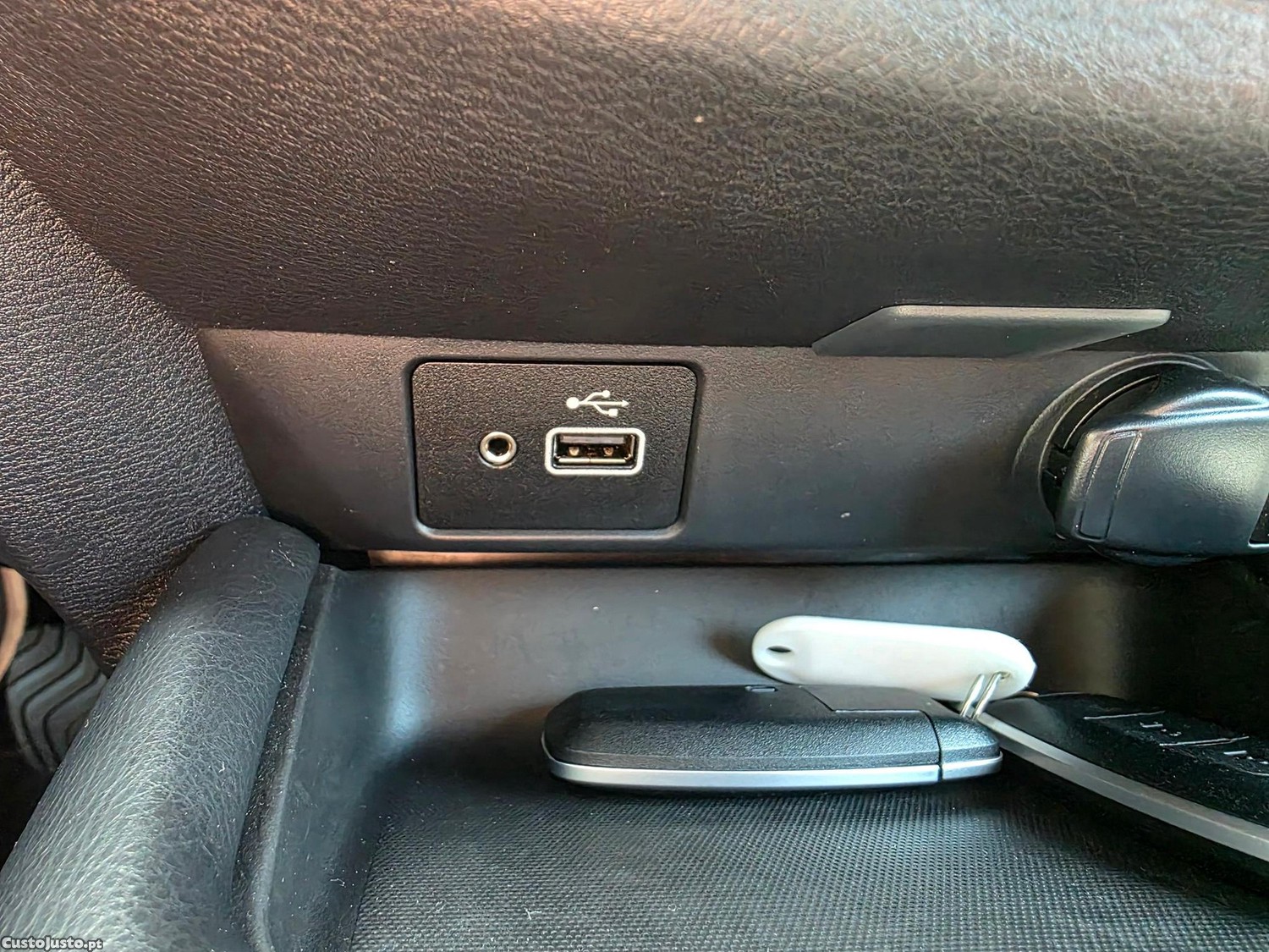 Nissan Juke 1.0 DIG-T N-Connecta NAV. — fotografia 12