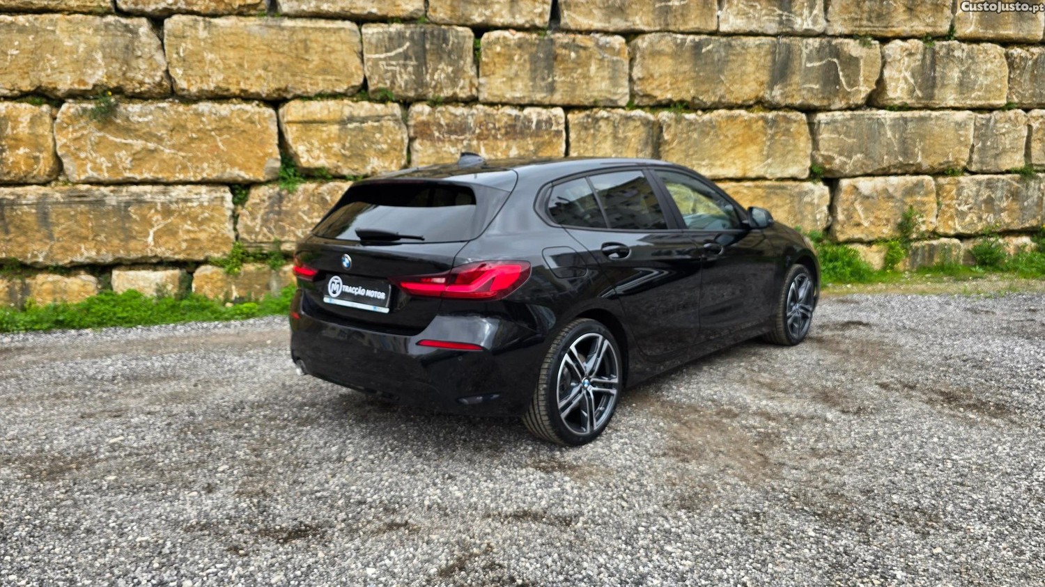 BMW 116 d Line Sport Auto — fotografia 29