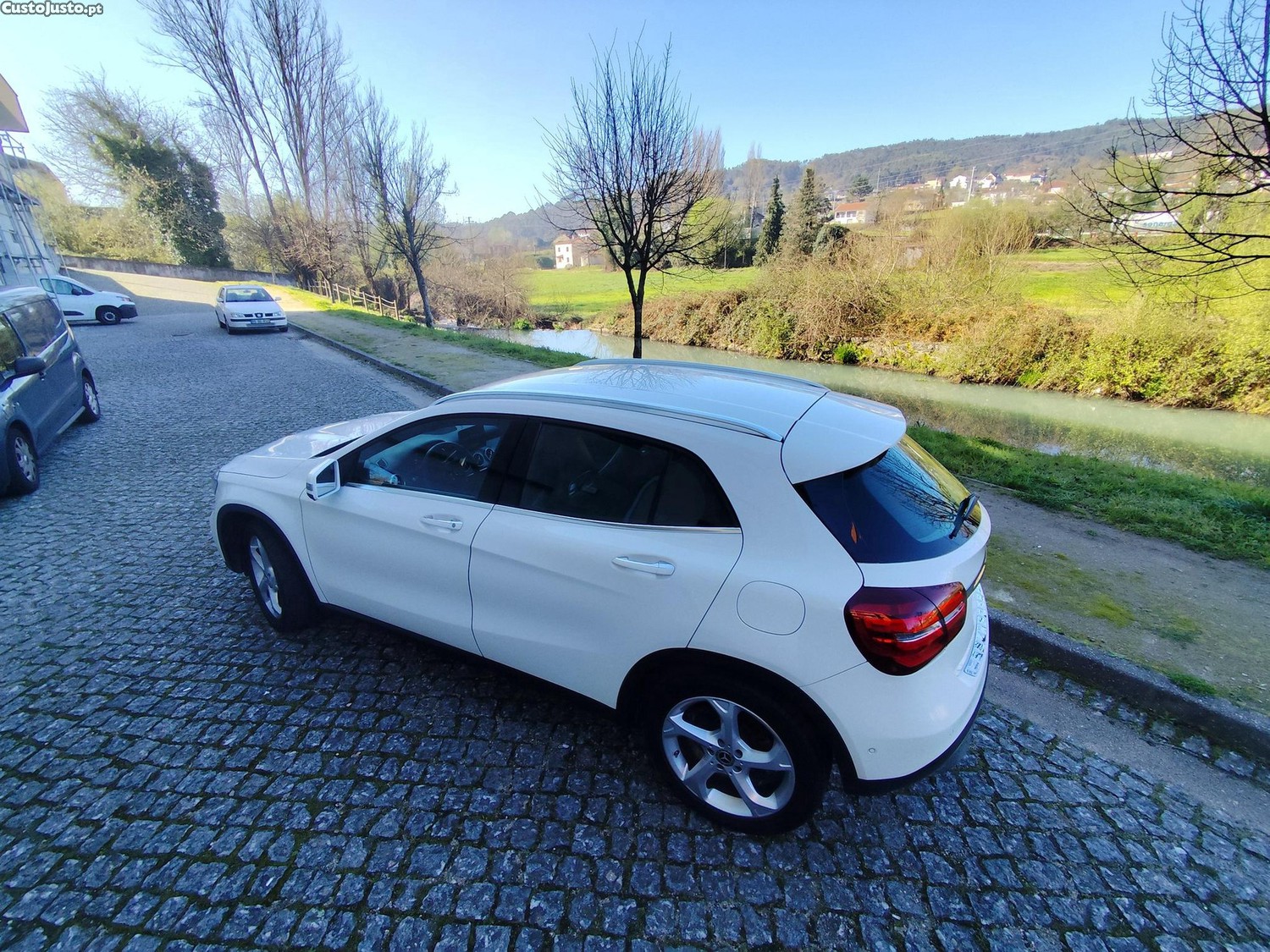 Mercedes-Benz GLA 180 CDI Urban Aut. — fotografia 18