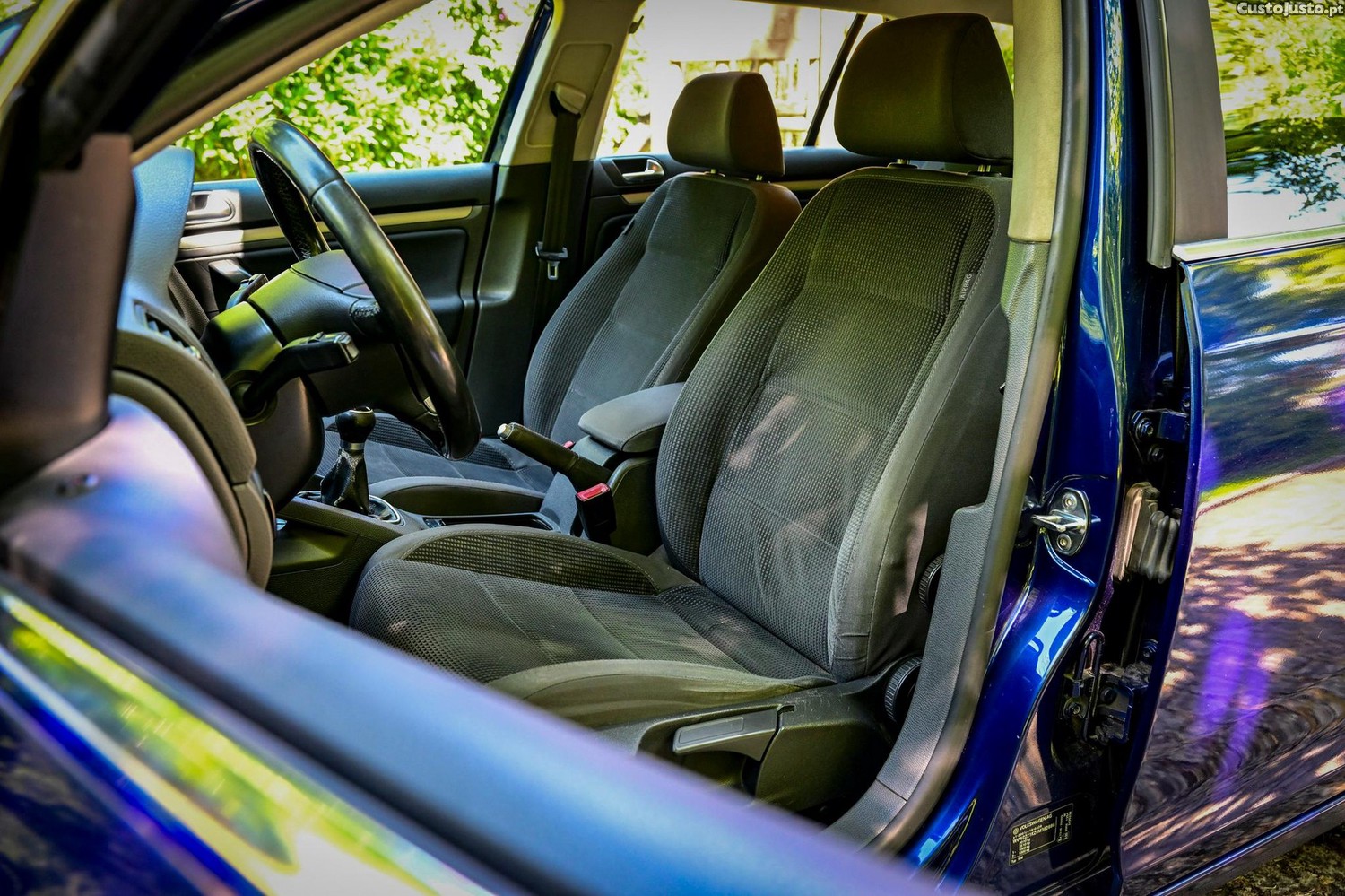 Volkswagen Golf Variant 2.0 TDi Confortline — fotografia 3