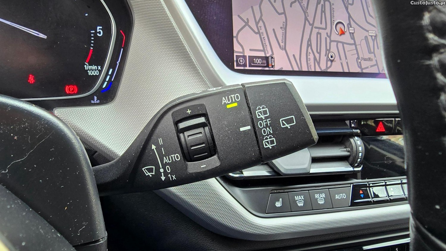 BMW 116 d Line Sport Auto — fotografia 14