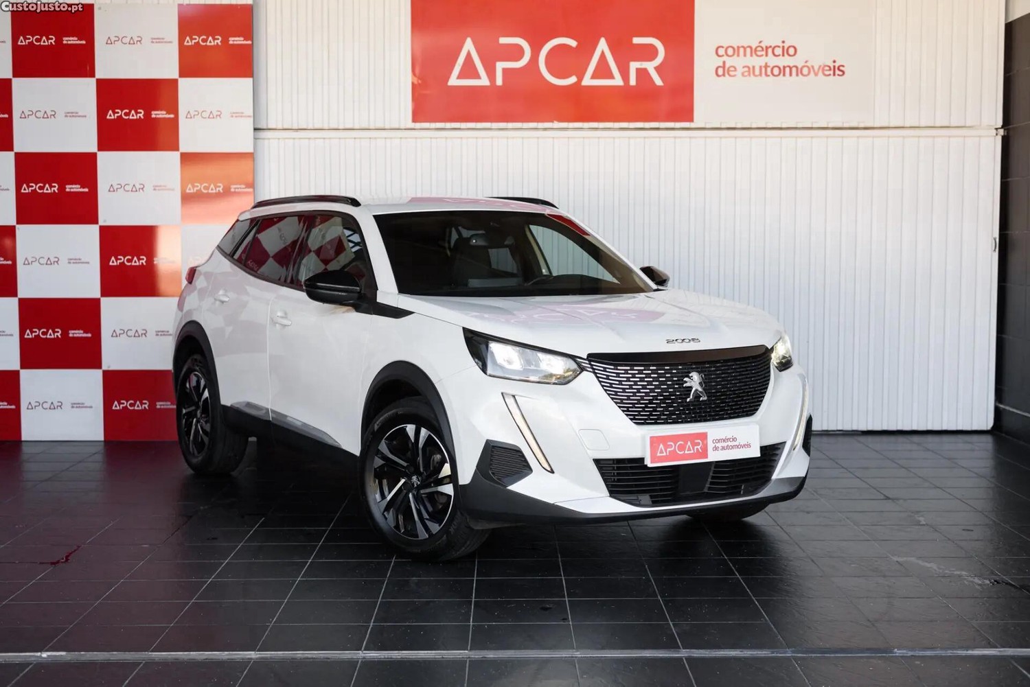 Peugeot 2008 1.2 PureTech Allure EAT8 - 23 — photo 3