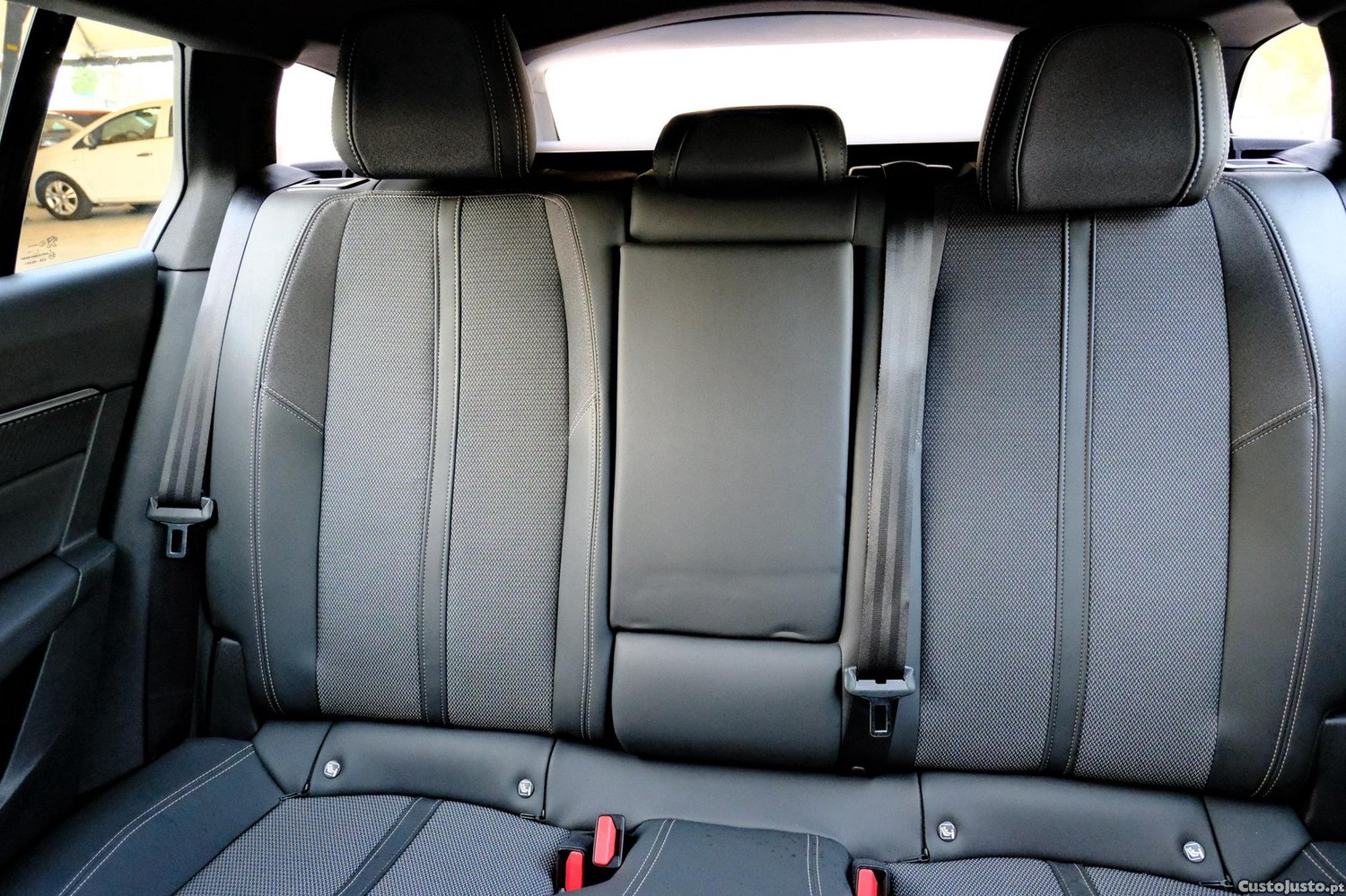 Peugeot 508 SW 1.6 Hybrid Allure e-EAT8 — fotografia 16