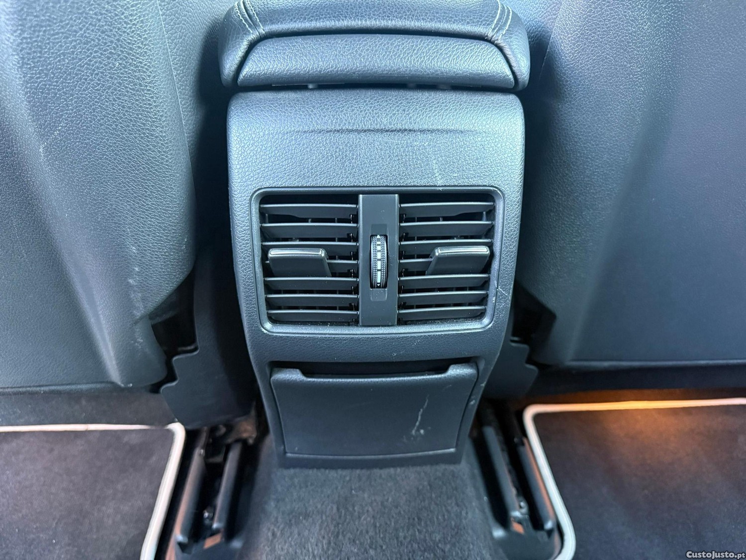 Mercedes-Benz CLA 180 d Urban — fotografia 8