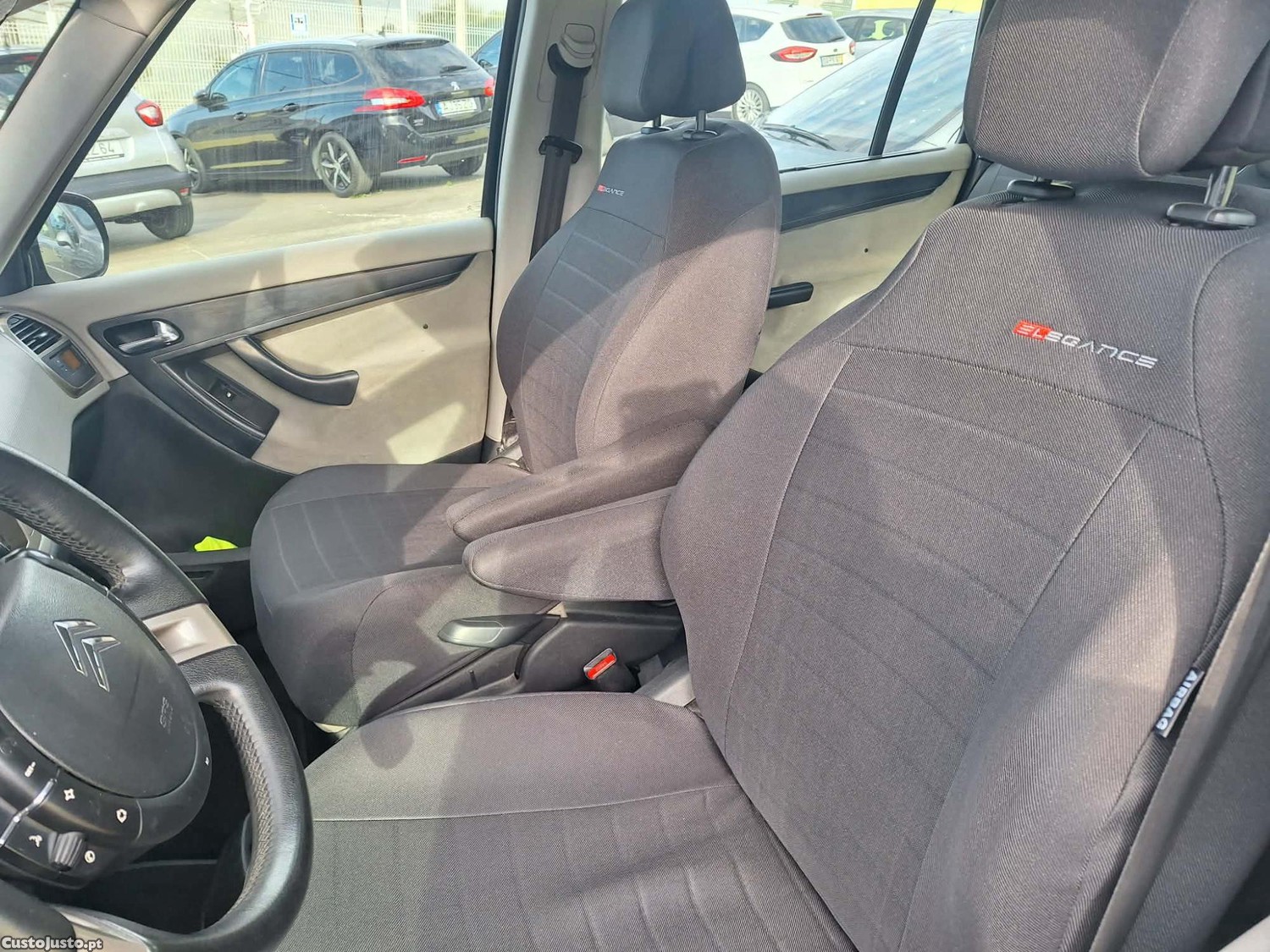 Citroën C4 Grand Picasso 1.6 HDI- 7 lugares - 07 — photo 4