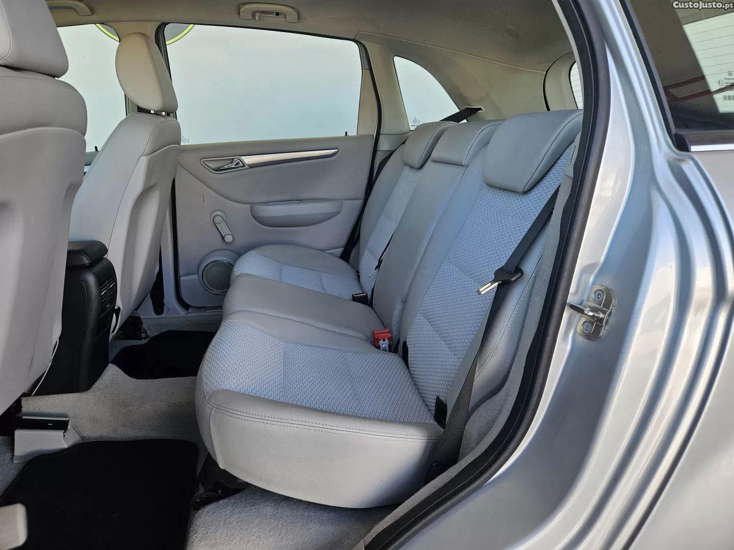 Mercedes-Benz B 180 Style - 09 — photo 3