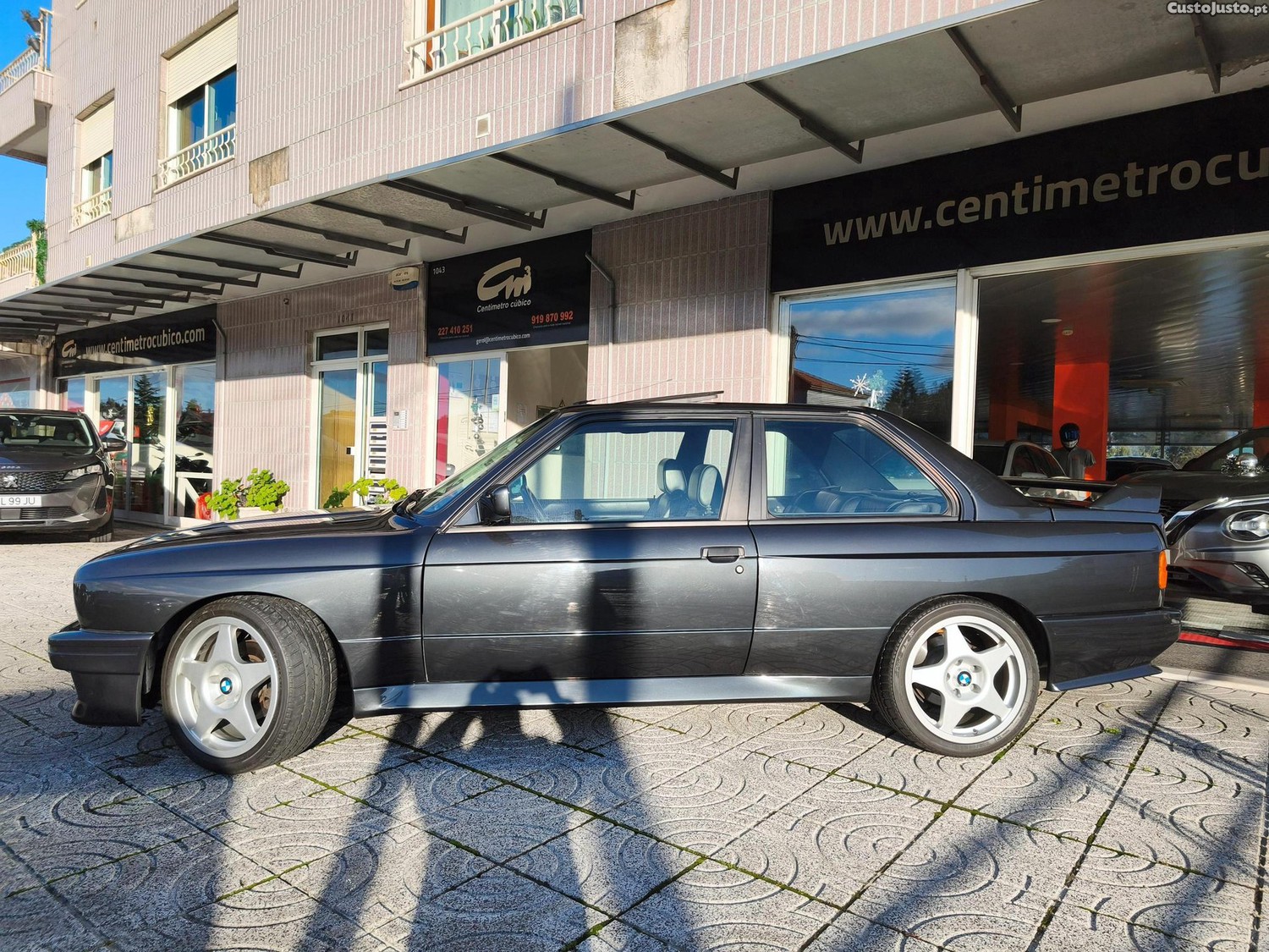 BMW M3 E30 - 87 foto 2