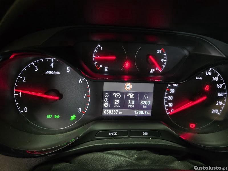 Opel Crossland X 1.2 T Innovation - 20 — photo 4