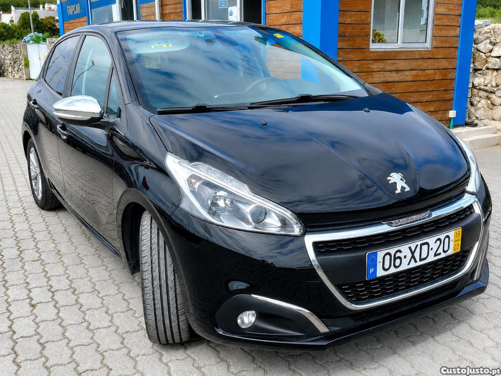 Peugeot 208 1.2 PureTech Signatu — photo 2