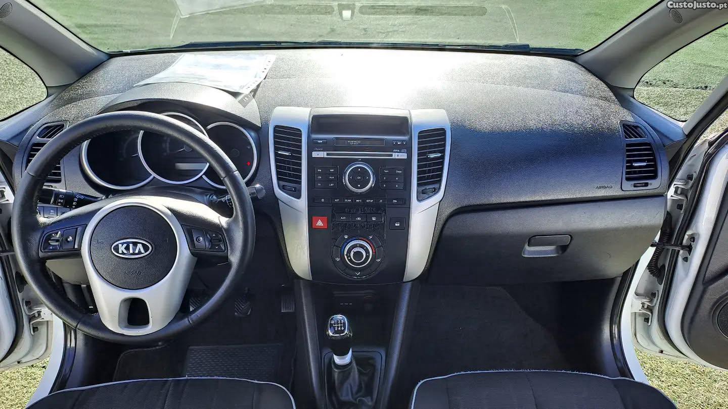 Kia Venga 1.4 CRDI ECO DYNAMICS 78CV DIESEL 2011 - 11 — photo 5