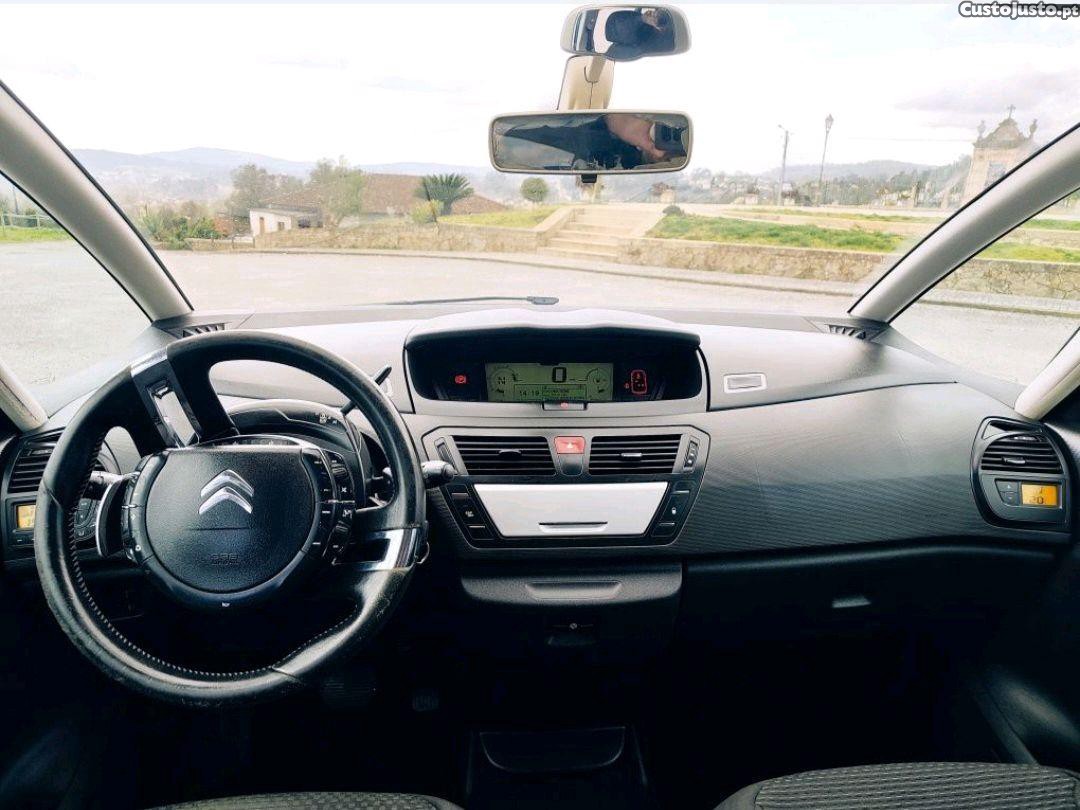 Citroën C4 Grand Picasso 1.6HDi — fotografia 2