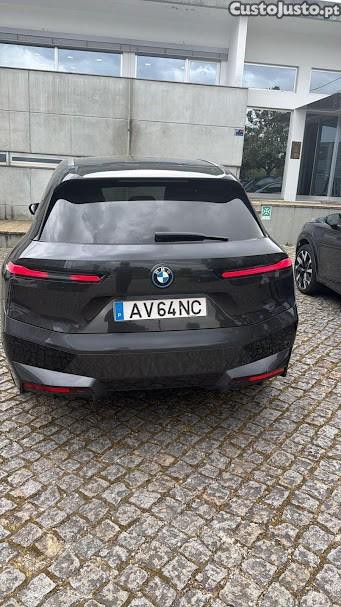 BMW iX xDrive 40 Pack Desportivo - 22 — photo 3