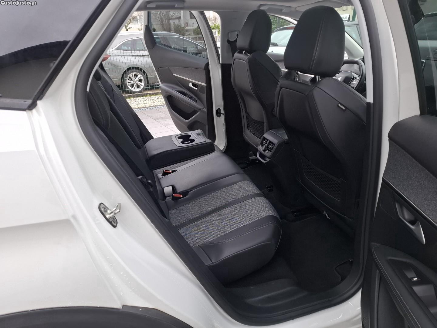 Peugeot 3008 1.2 PureTech Allure Pack — fotografia 7
