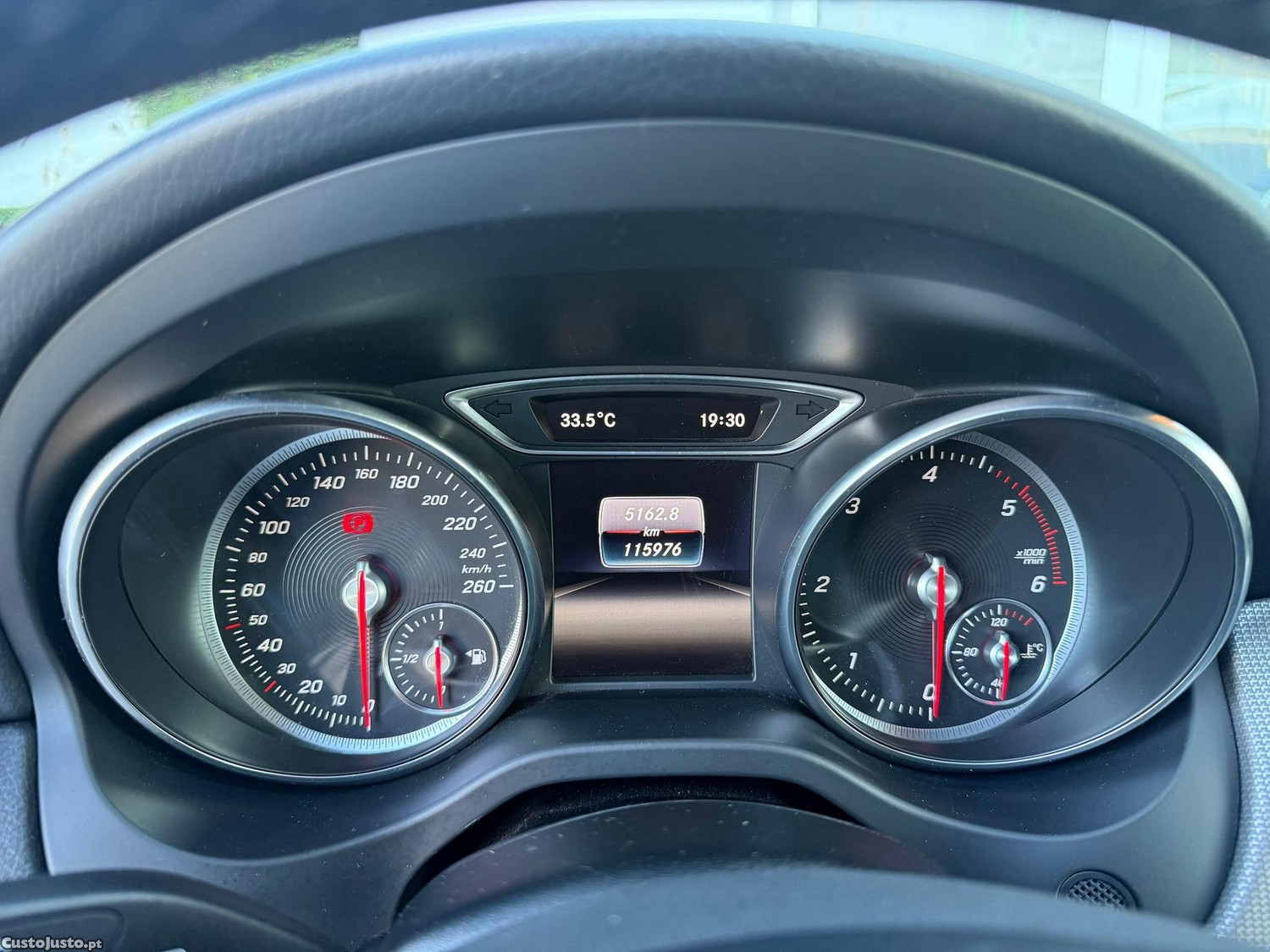 Mercedes-Benz CLA 180 d Urban — fotografia 18