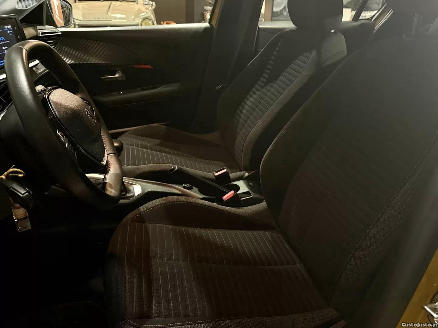 Peugeot 208 1.5 bluehdi active pack — fotografia 5