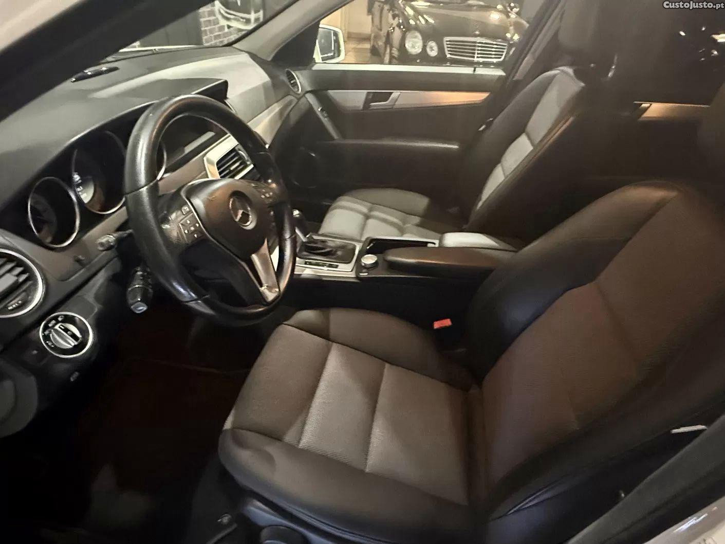 Mercedes-Benz C 220 D avantgarde aut. — fotografia 3