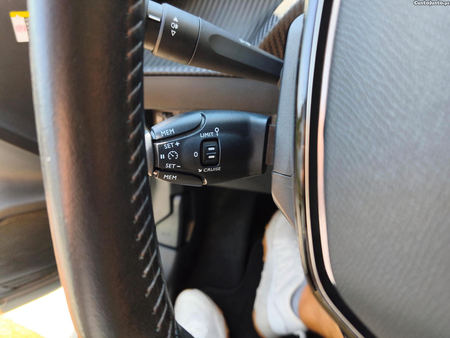 Peugeot e-208 50kwh 136cv Nacional IVA DEDUTIVEL — fotografia 3