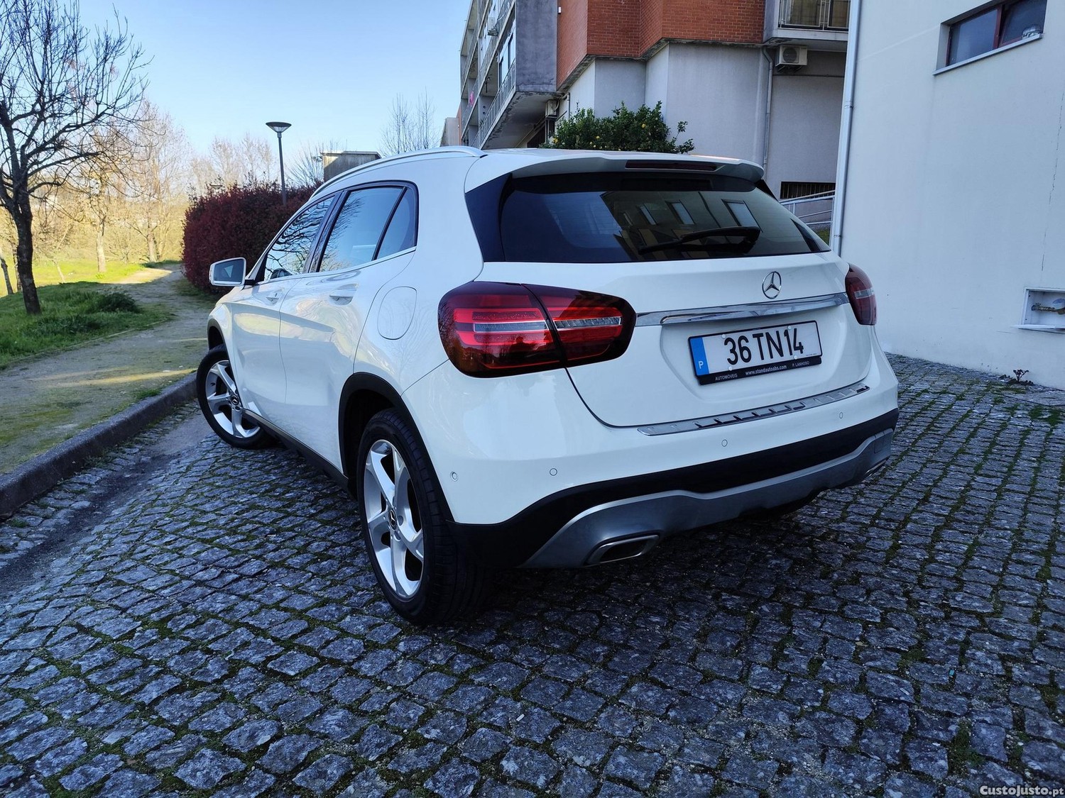 Mercedes-Benz GLA 180 CDI Urban Aut. — fotografia 11