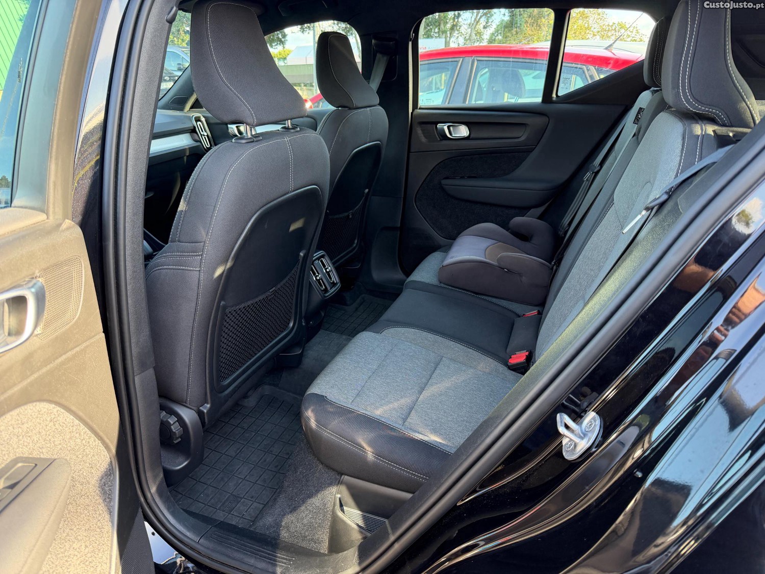 Volvo XC40 Core - 24 — photo 2