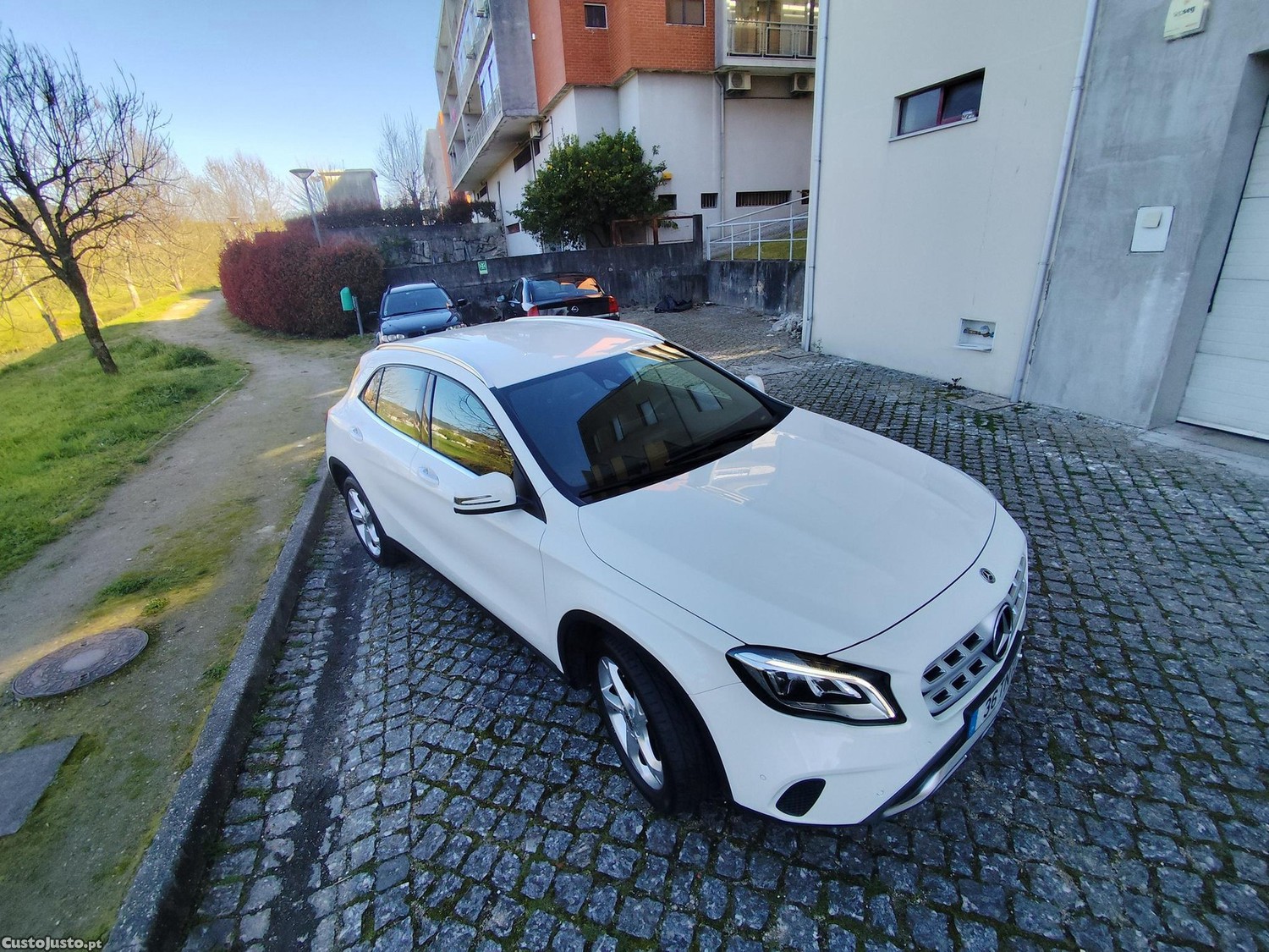 Mercedes-Benz GLA 180 CDI Urban Aut. — fotografia 16