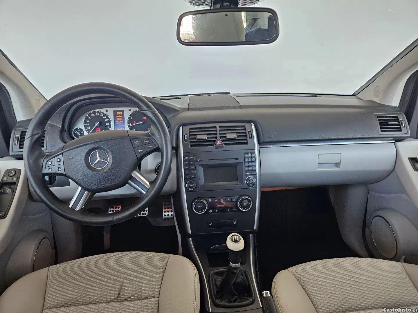 Mercedes-Benz B 180 Style - 09 — photo 4