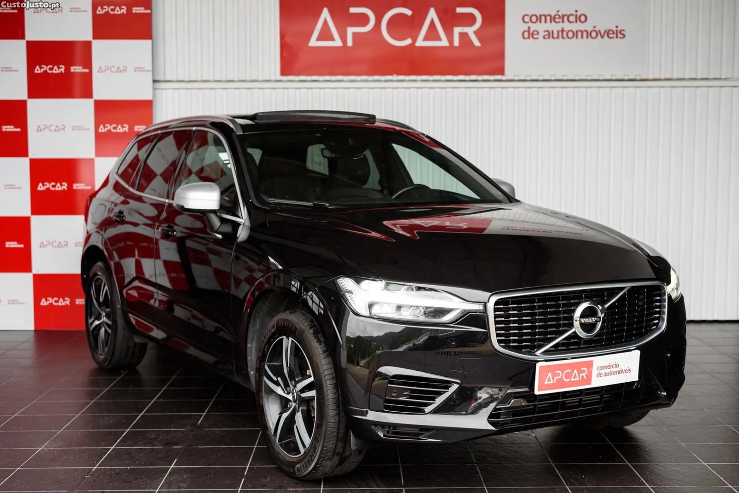 Volvo XC60 2.0 T8 PHEV R-Design AWD - 19 — photo 3