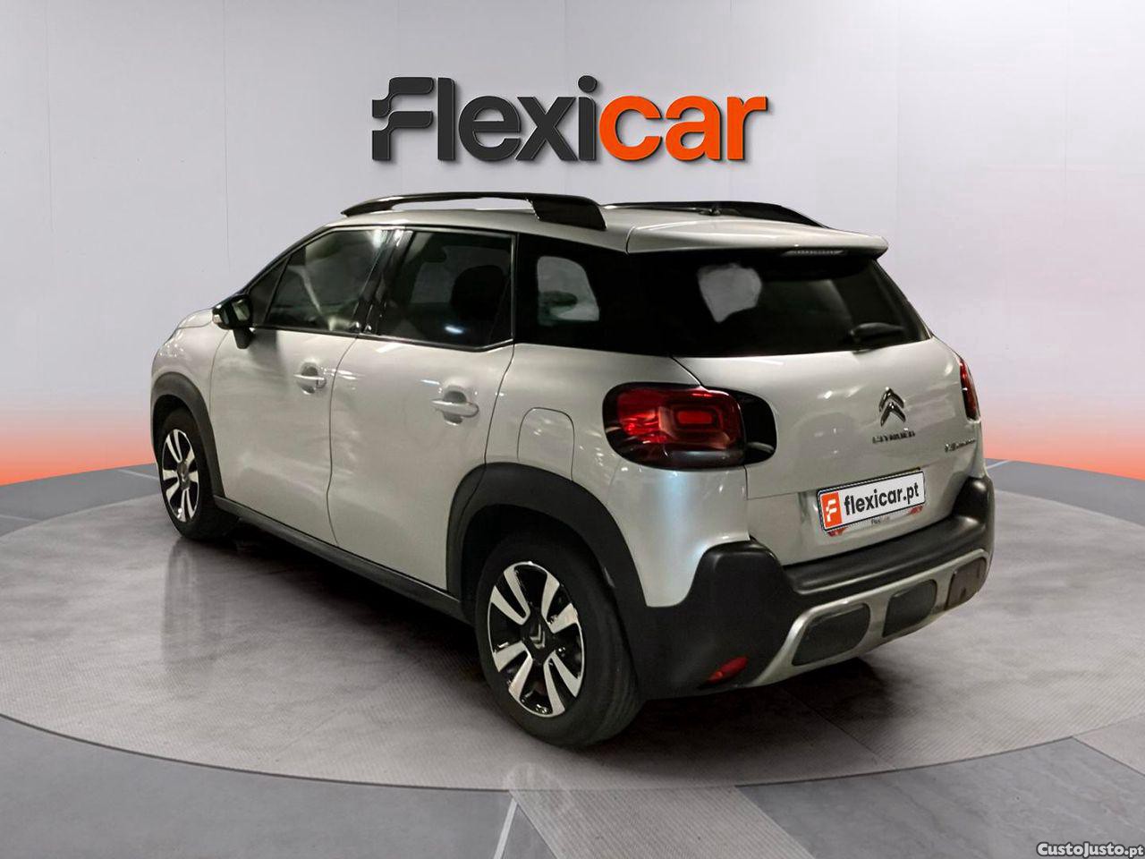 Citroën C3 1.2 PureTech Shine - 18 — photo 3