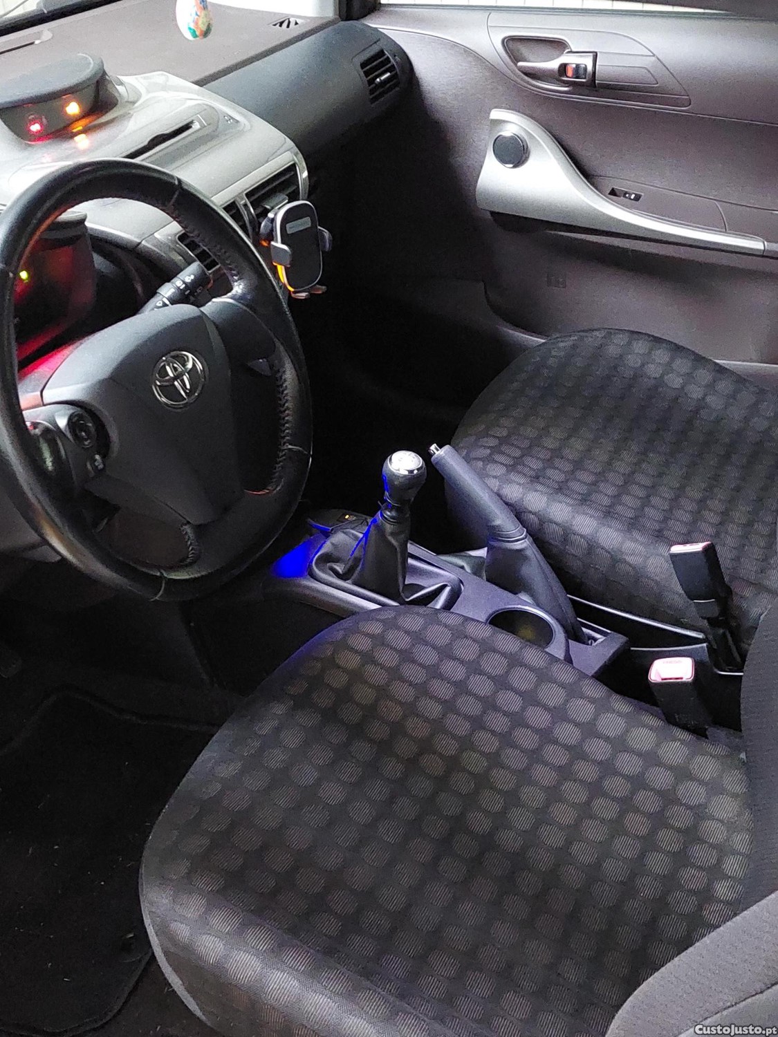 Toyota iQ 1.33 VVT-i - 98 CV — fotografia 3