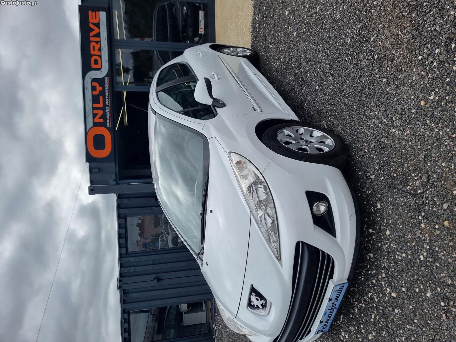 Peugeot 207 1.6 HDI — fotografia 11