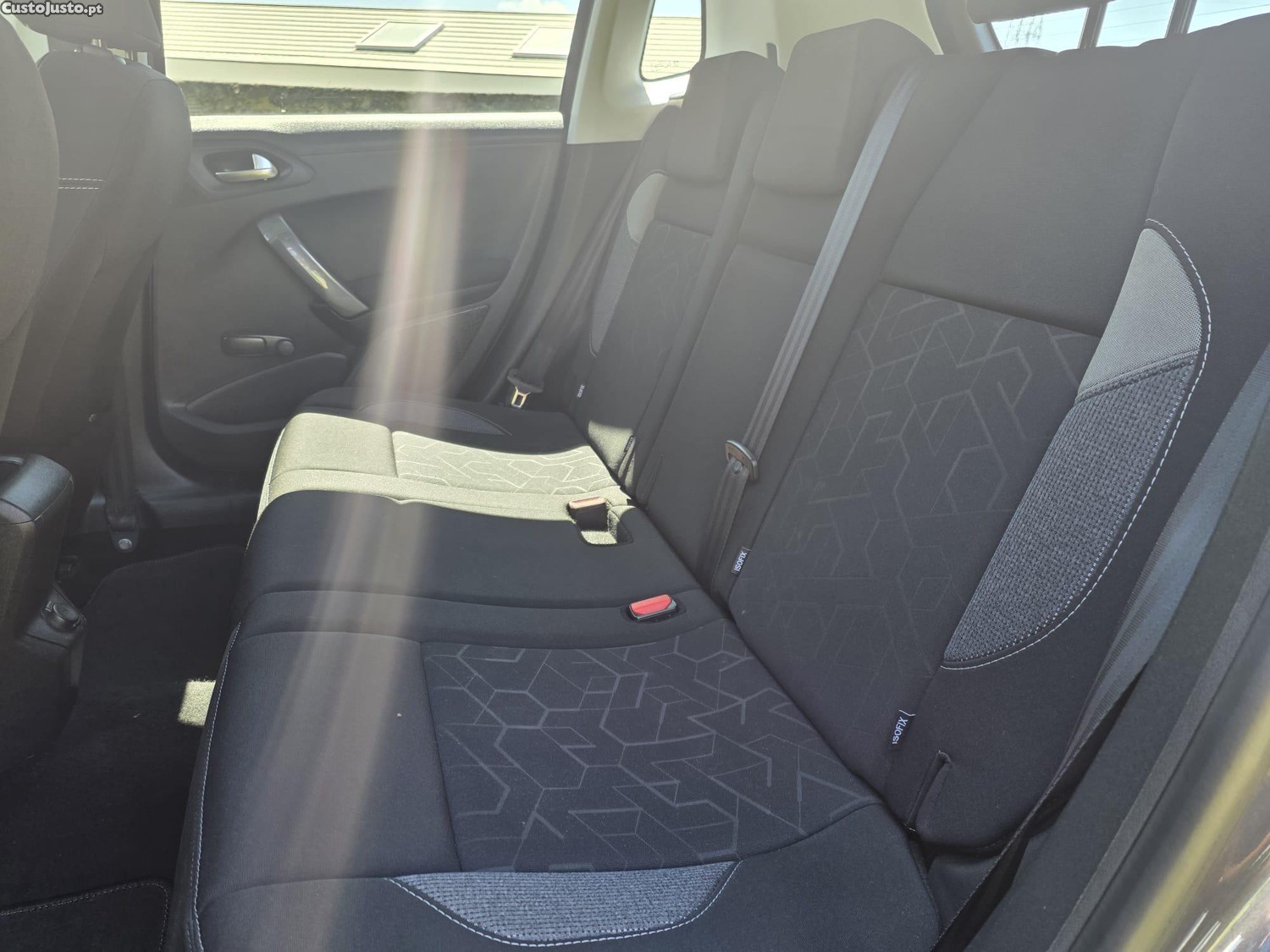 Peugeot 2008 1.6 HDI 100CV — fotografia 5