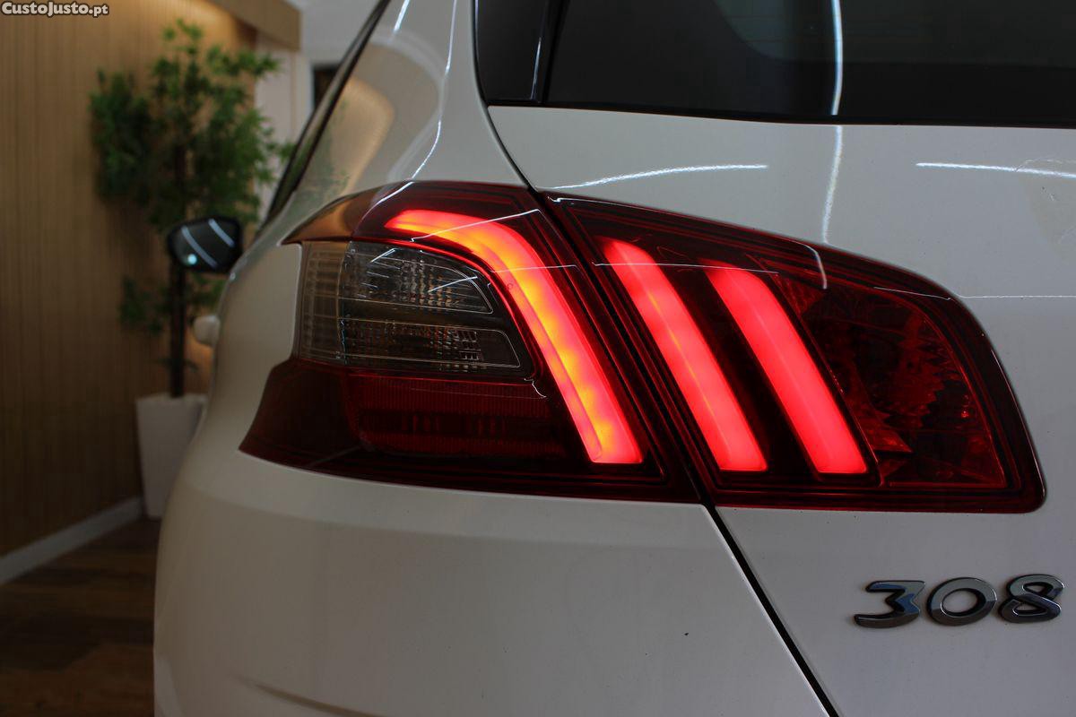 Peugeot 308 1.5 BlueHDi Active Pack — fotografia 4