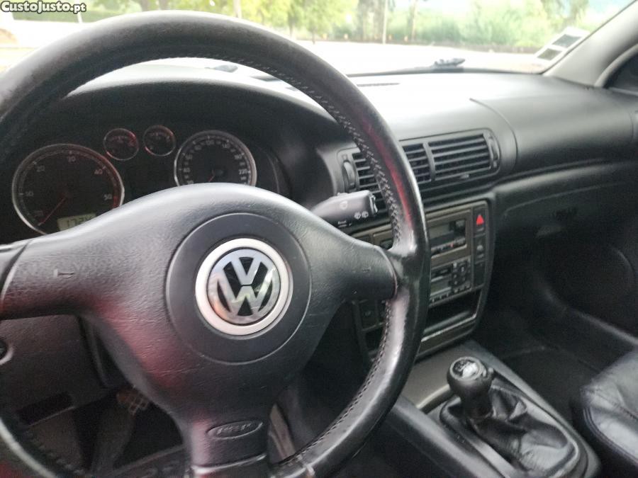 Volkswagen Passat 1.9 TDi Trendline — fotografia 8