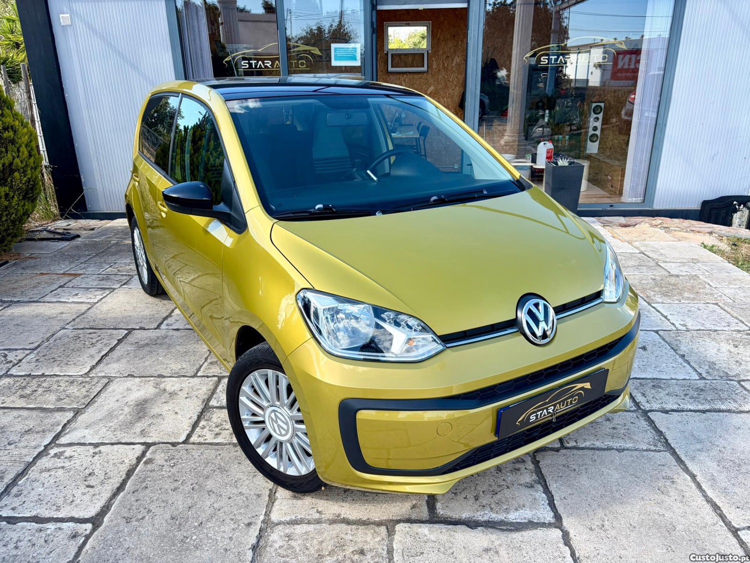 VW Up! 1.0 BLUEMOTION Automatico - 18 — photo 2