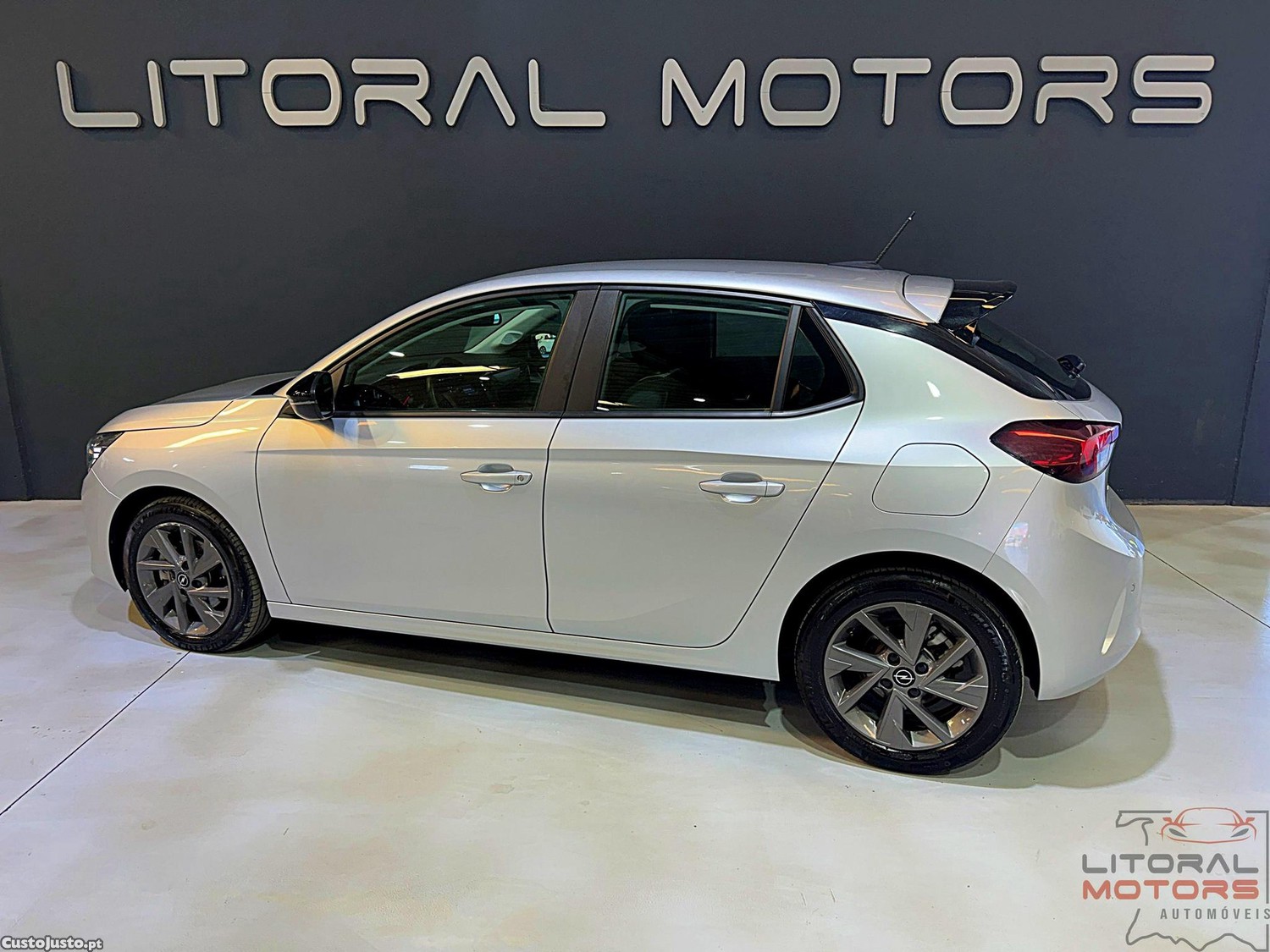 Opel Corsa 1.2 T Elegance Aut. — fotografia 19