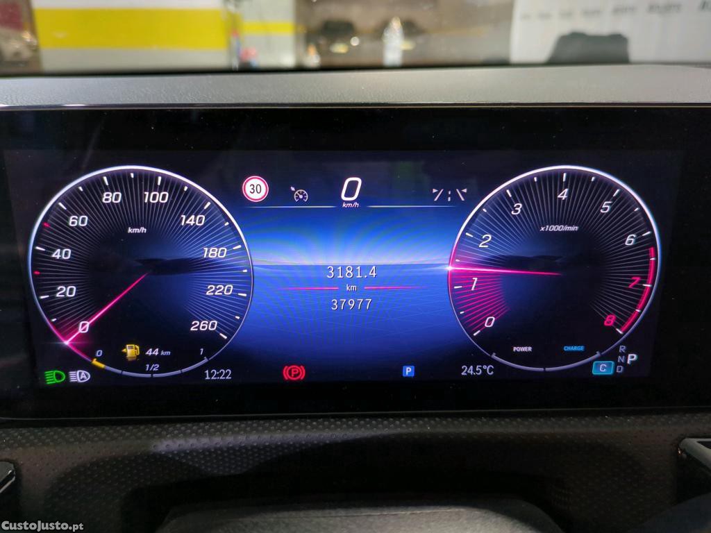 Mercedes-Benz CLA 200 AMG LINE AUT. - 24 — photo 4