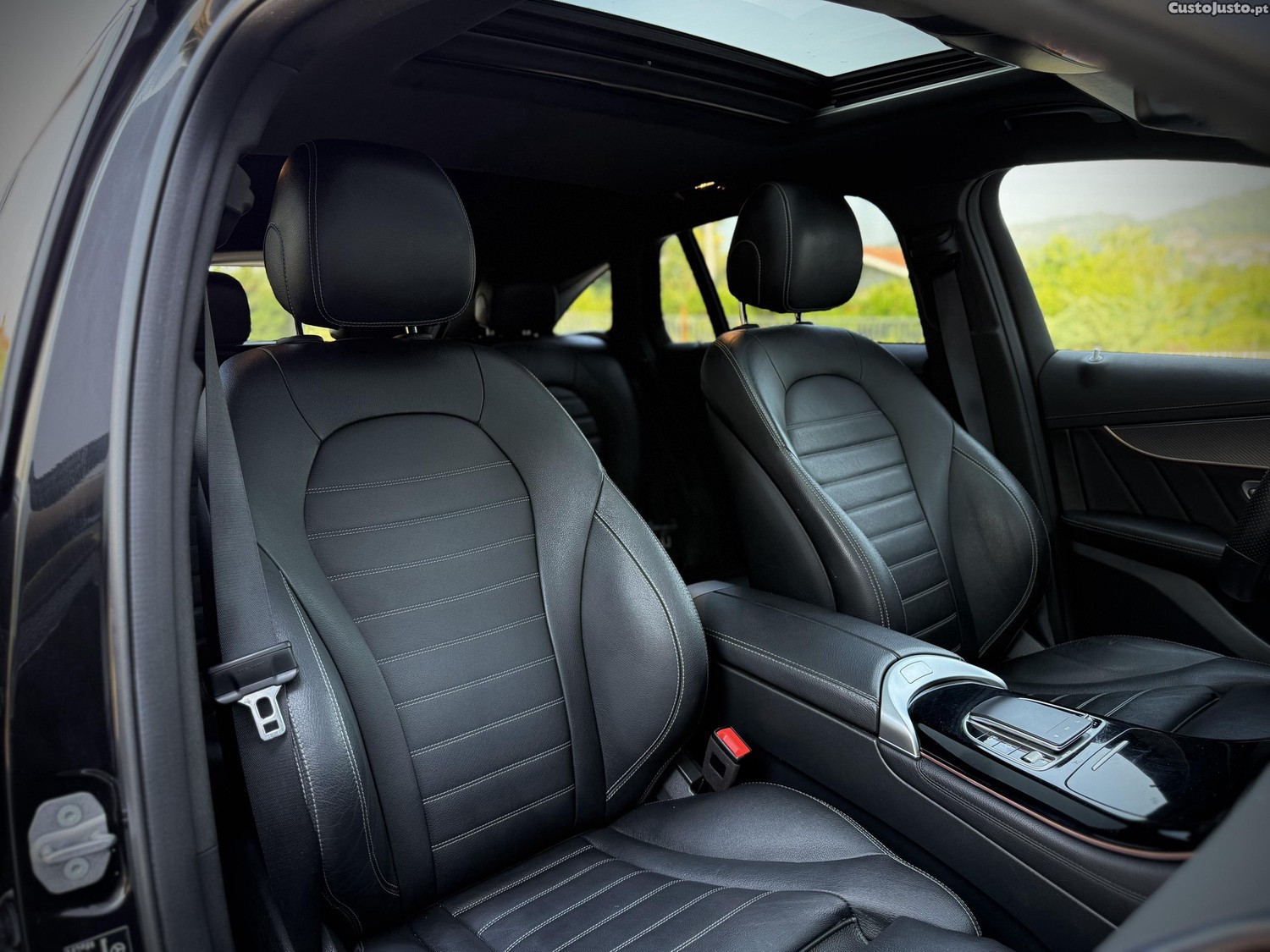 Mercedes-Benz EQC 4Matic AMG Line — fotografia 3