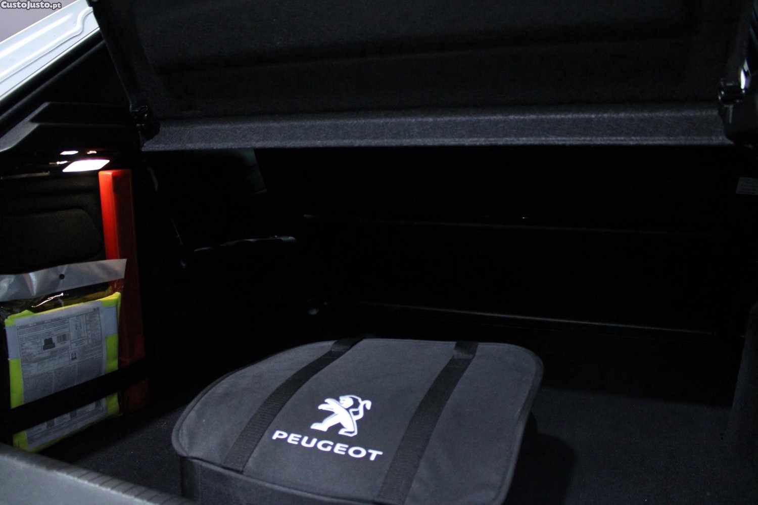 Peugeot 208 50 kWh Active Pack — fotografia 10